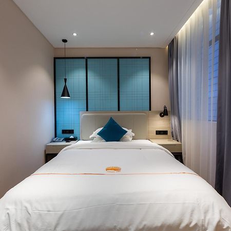 Warm Yes Business Hotel Guangzhou Exterior photo