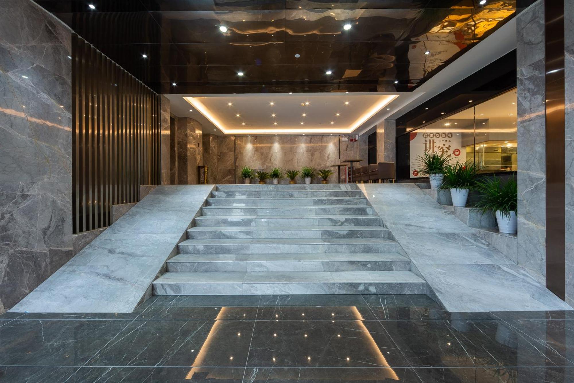 Warm Yes Business Hotel Guangzhou Exterior photo